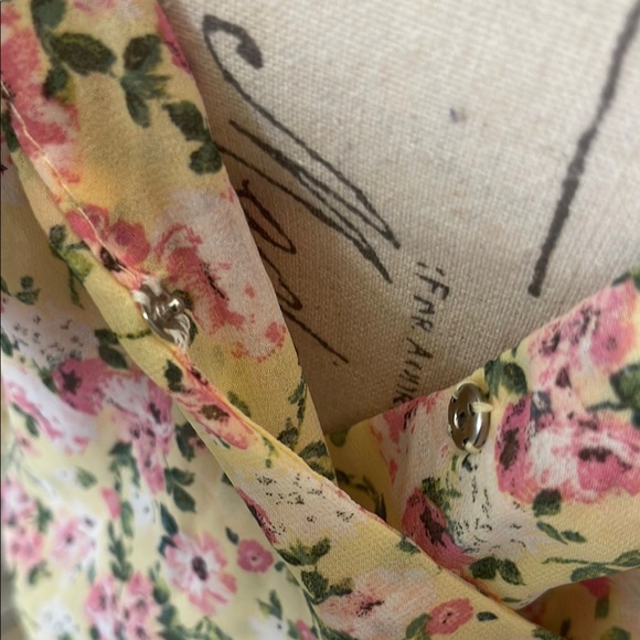 HAUTE MONDE | Women’s Pink, Green, and Cream Floral Printed V-Neck Blouse M - Picture 11 of 12